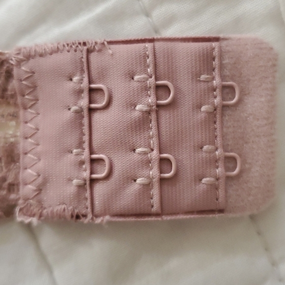 Jessica Simpson Bra - Picture 4 of 12